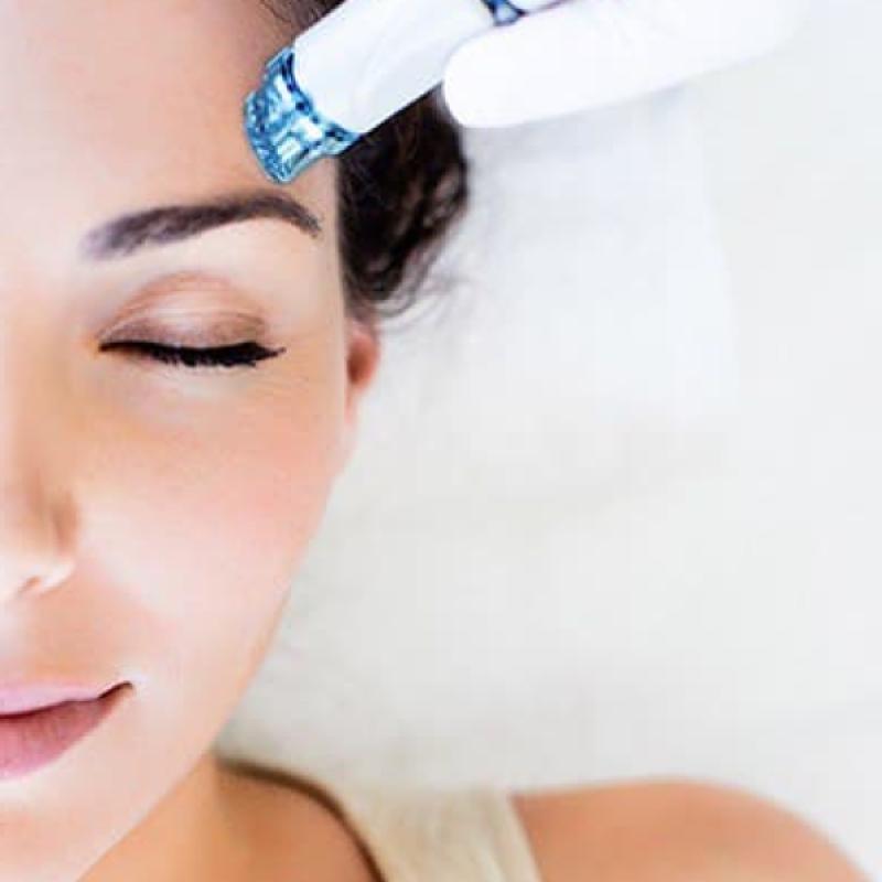 ТРОЙНОЕ ВОЗДЕЙСТВИЕ НА КОЖУ С HYDRAFACIAL!